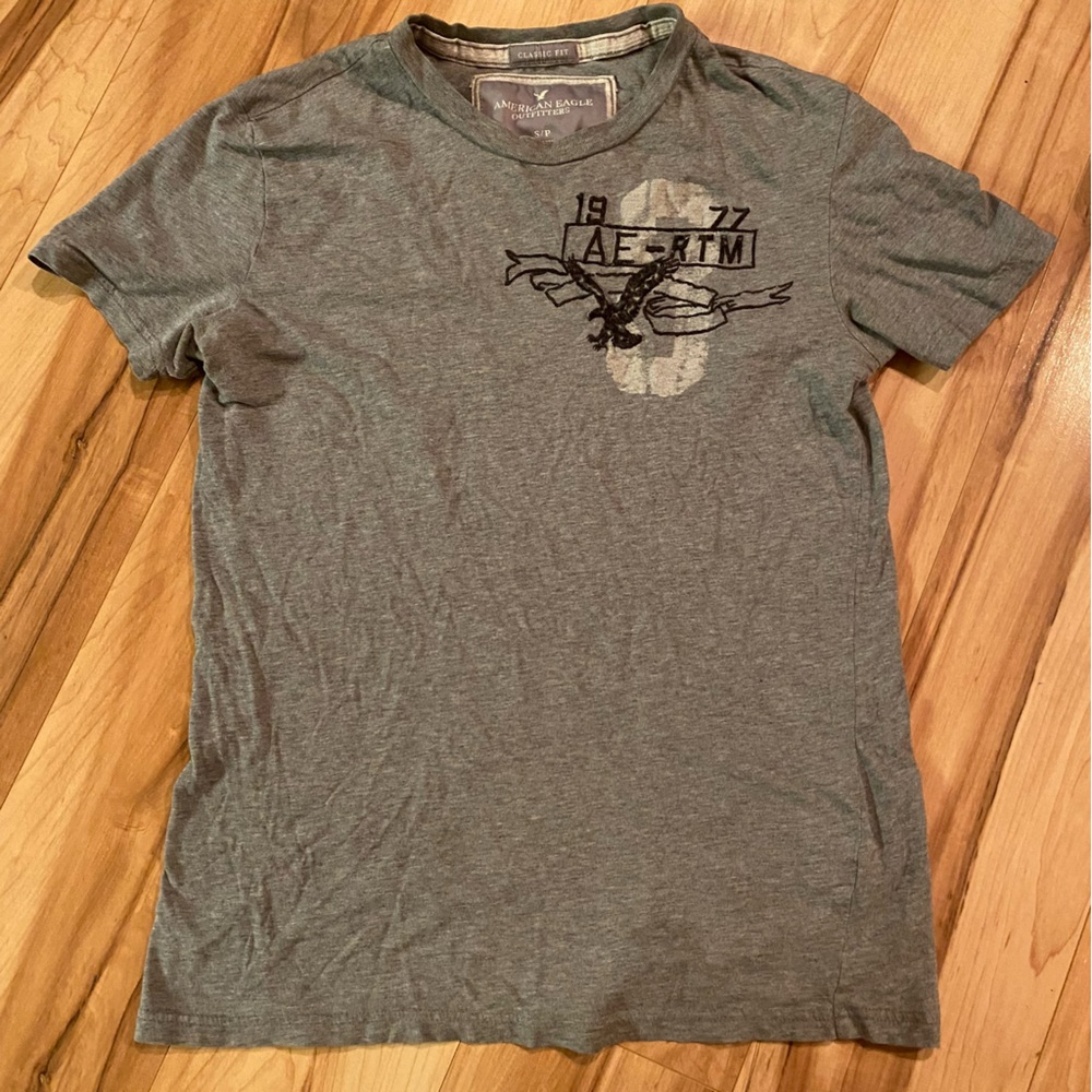 American Eagle vintage Graphic T-Shirt—S